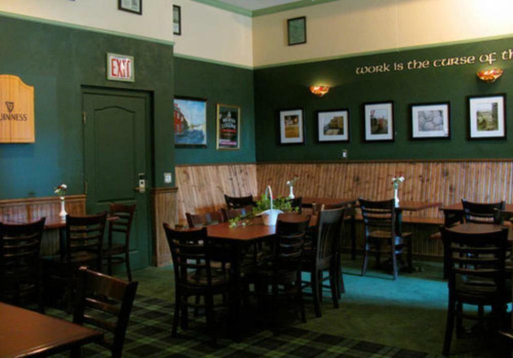 County Clare Inn Milwaukee Exterior foto